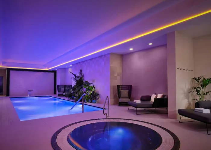 Montcalm East, Autograph CollectionAirport Hotel